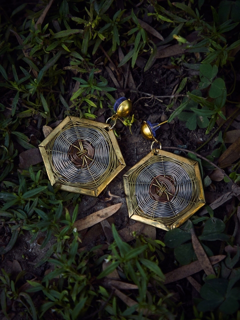 

ZeroKaata Gold-Plated Geometric Drop Earrings
