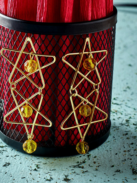 

ZeroKaata Gold-Plated Star Shaped Drop Earrings