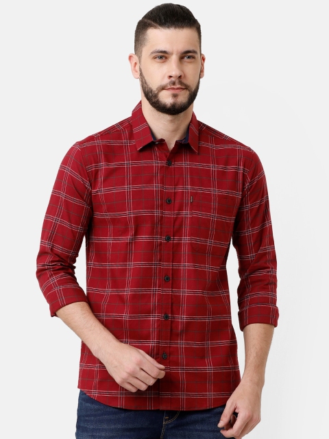 

Voi Jeans Men Red Slim Fit Checked Casual Shirt