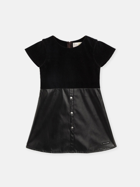 

Cherry Crumble Girls Black Solid A-Line Dress