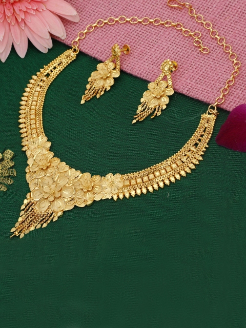 

Sukkhi 24 Carat Gold-Plated Jewellery Set