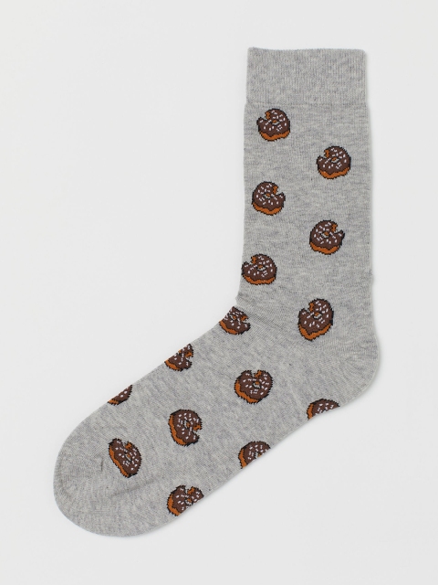 

H&M Men Grey & Brown Patterned socks
