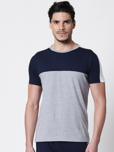 

Bewakoof Men Grey & Navy Blue Colourblocked Round Neck T-shirt
