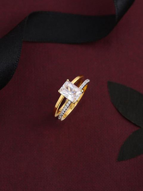 

Tistabene Gold-Toned & White AD-Studded Contemporary Split Shank Baguette Solitaire Finger Ring