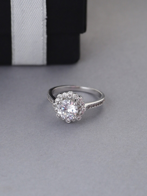 

Tistabene Rhodium-Plated Silver-toned & White AD-Studded Floral-Shaped Solitaire Finger Ring