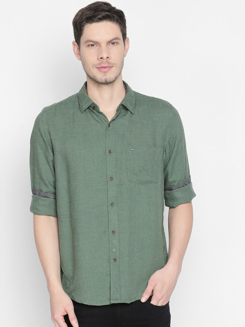 

Basics Men Green Slim Fit Solid Casual Shirt