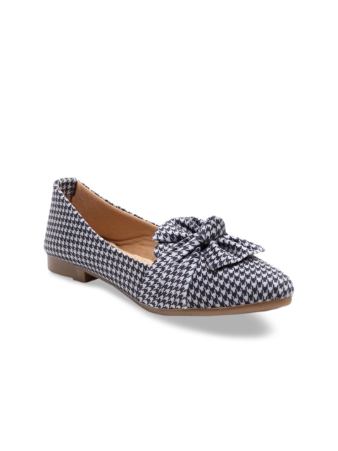 

Butterflies Women White & Black Houndstooth Suede Ballerinas
