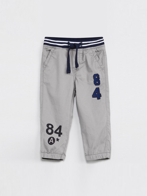 

max Boys Grey Solid Slim-Fit Joggers