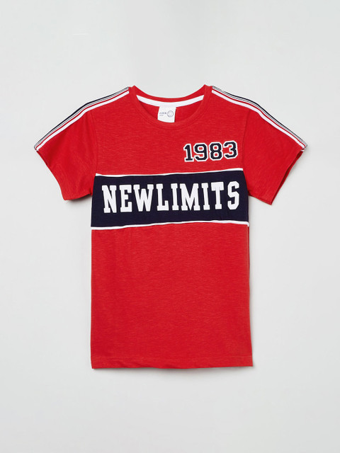 

max Boys Red Printed Round Neck T-shirt