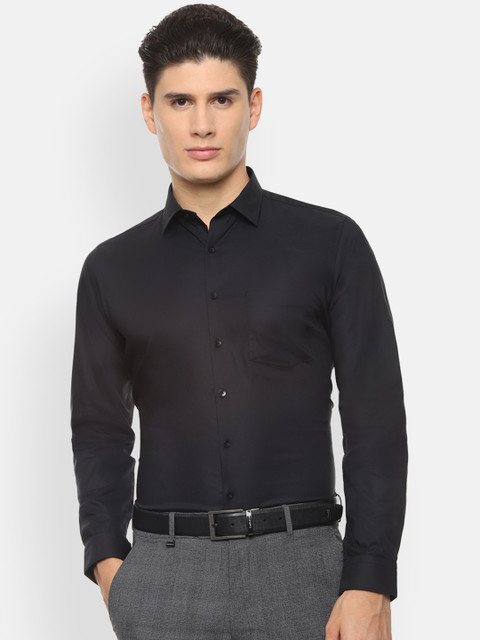 

Van Heusen Men Black Slim Fit Solid Formal Shirt
