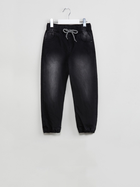 

max Boys Black Jogger Mid-Rise Clean Look Jeans