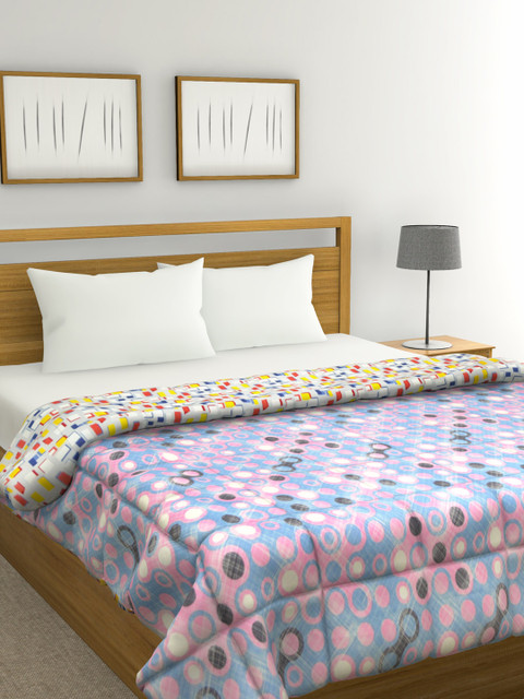 

Raymond Home Blue & Pink Geometric AC Room 110 GSM Double Bed Quilt