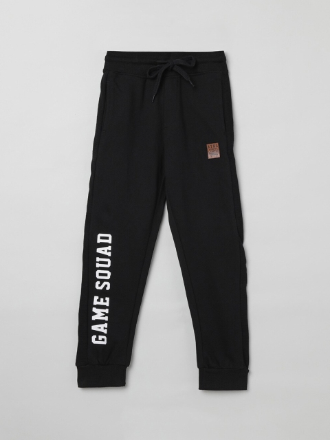 

max Boys Black Solid Slim-Fit Joggers