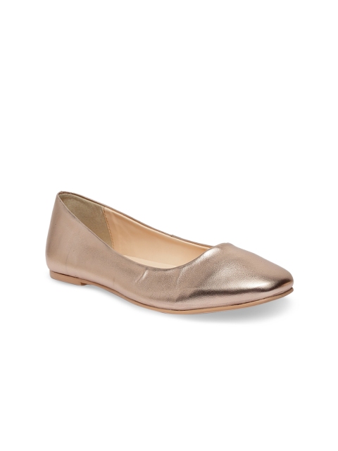 

Woomenia Women Gold-Toned Solid Ballerinas