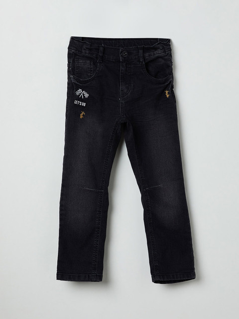 

max Boys Black Slim Fit Mid-Rise Clean Look Jeans