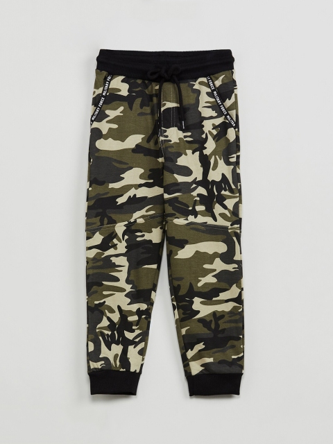 

max Boys Green & Grey Camouflage Printed Slim-Fit Joggers
