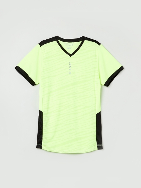 

max Boys Green Self Design V-Neck T-shirt