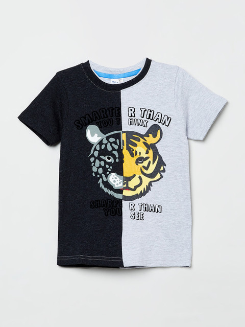 

max Boys Grey & Black Printed Round Neck T-shirt