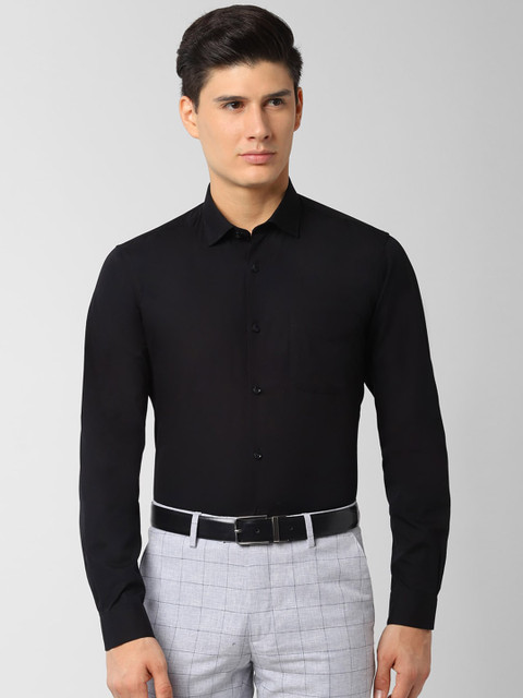 

Peter England Elite Men Black Regular Fit Solid Formal Shirt
