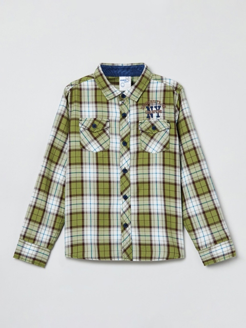 

max Boys Green & White Regular Fit Checked Casual Shirt