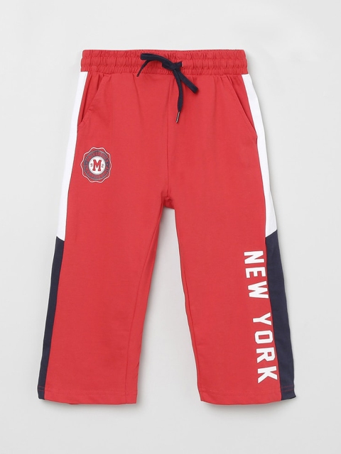 

max Boys Red Printed Regular Fit Shorts