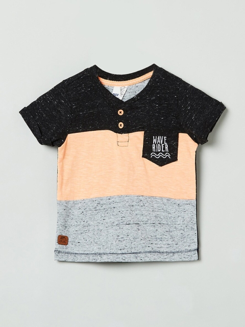 

max Boys Black & Grey Colourblocked Henley Neck T-shirt