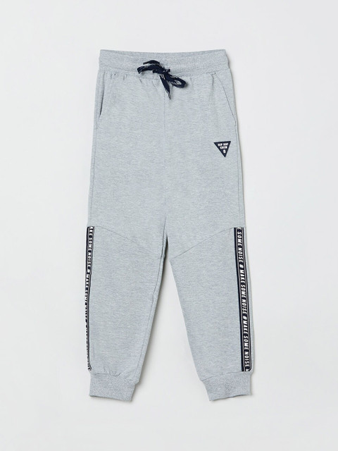 

max Boys Grey Melange Printed Slim-Fit Joggers