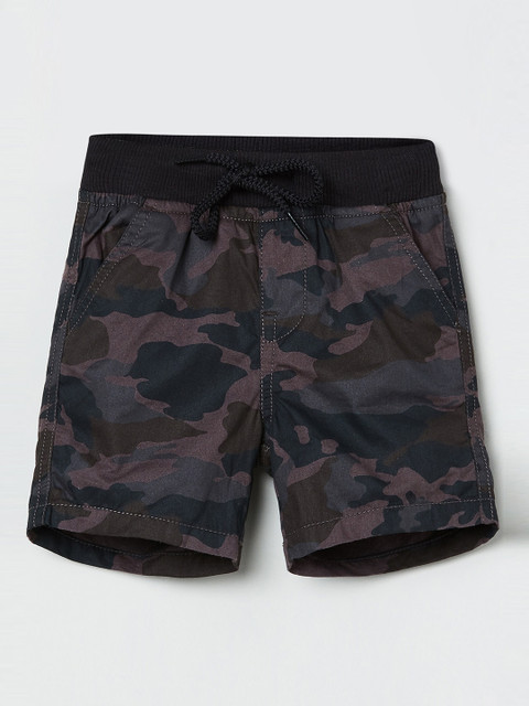 

max Boys Olive Green Camouflage Regular Fit Regular Shorts