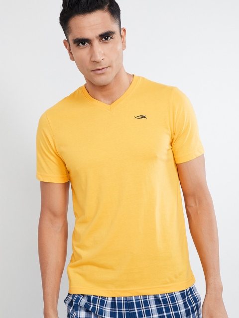 

max Men Yellow Solid Lounge T-shirt