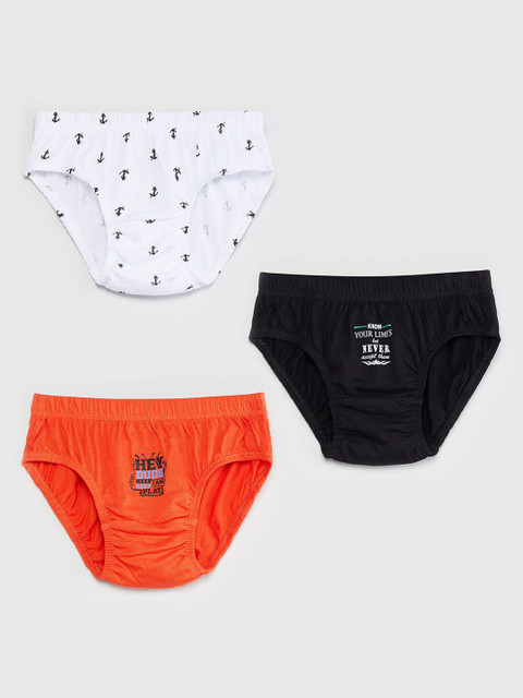 

max Boys Pack Of 3 Printed Basic Briefs P19FIN04, White
