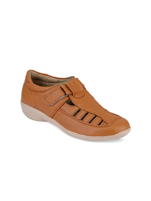 

VALIOSAA Women Tan Monks