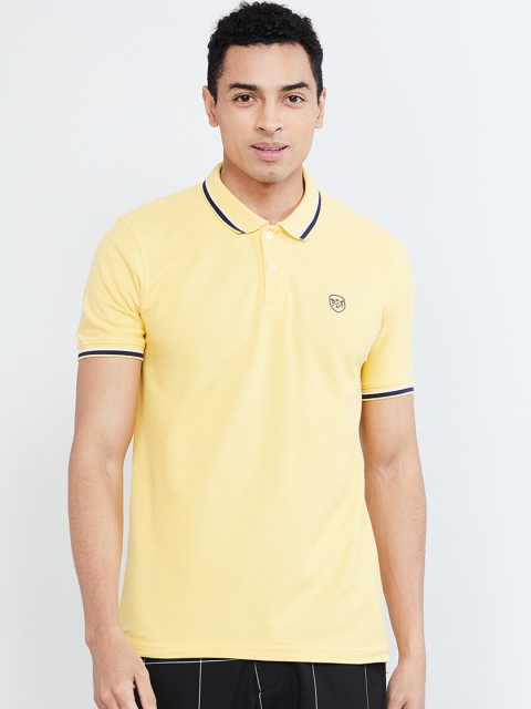 

max Men Yellow Solid Polo Collar T-shirt