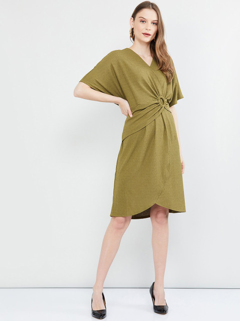 

max Women Green Solid Wrap Dress