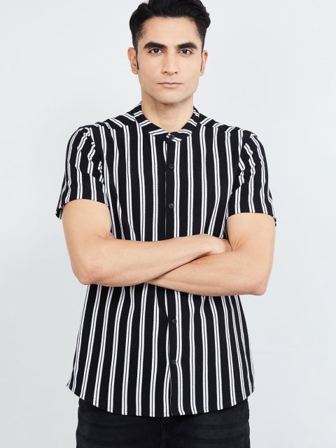 

max Men Black & White Slim Fit Striped Casual Shirt