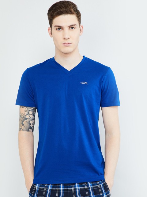 

max Men Blue Solid V-Neck T-shirt