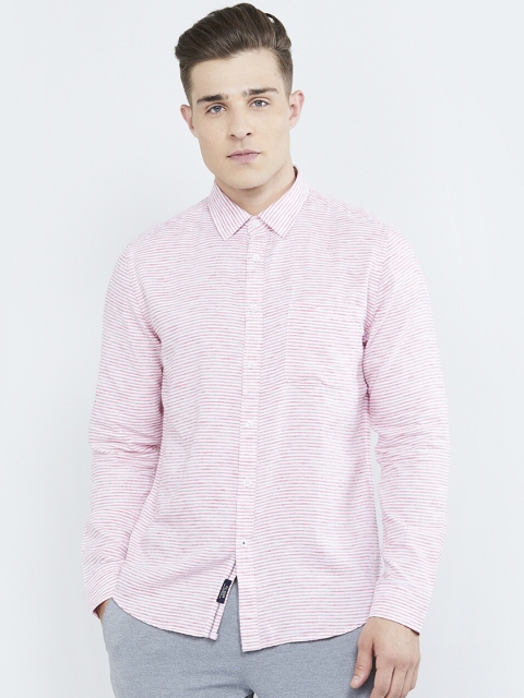

max Men Red & Off-White Regular Fit Striped Casual Shirt
