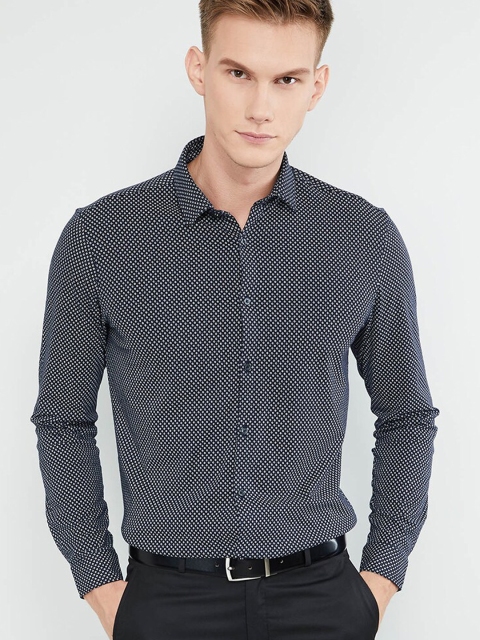 

max Men Navy Blue & White Slim Fit Printed Formal Shirt