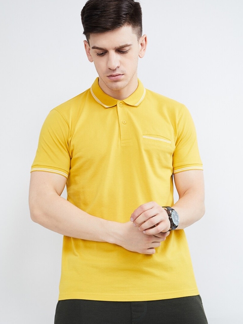 

max Men Yellow Solid Polo Collar T-shirt