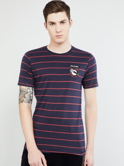 

max Men Blue & Red Striped Round Neck T-shirt