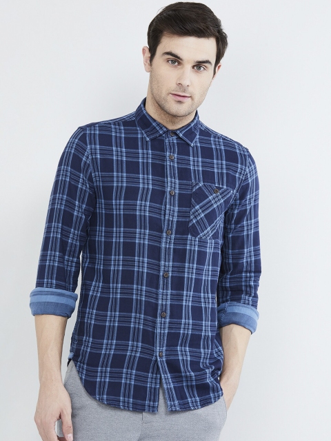 

max Men Blue Slim Fit Checked Casual Shirt
