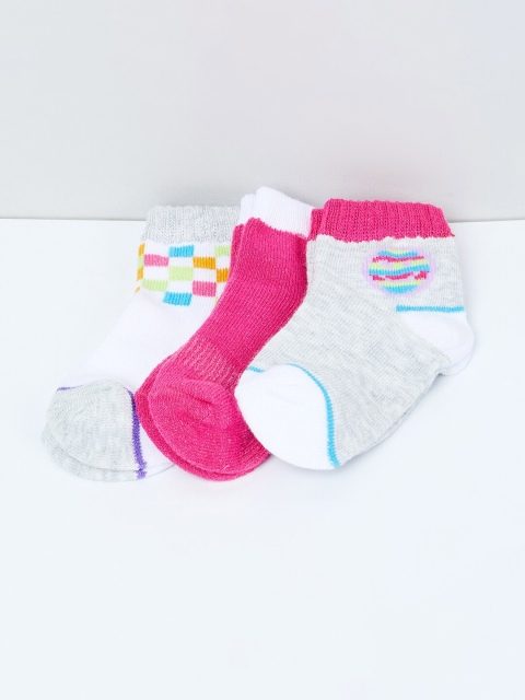

max Boys Pack of 3 Assorted Ankle-Length Socks