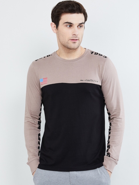 

max Men Black & Mauve Colourblocked Round Neck Slim Fit T-shirt