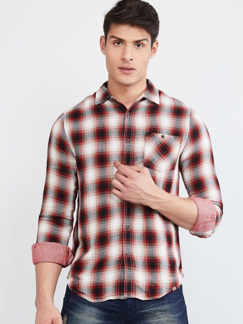 

max Men Cream-Coloured & Black Slim Fit Checked Casual Shirt