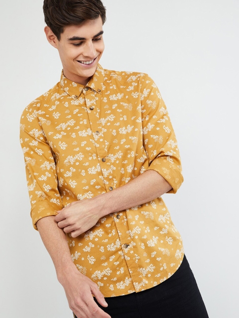 

max Men Mustard Yellow & White Slim Fit Floral Print Casual Shirt