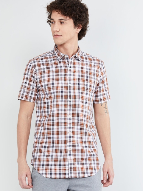 

max Men Brown & White Regular Fit Checked Casual Shirt