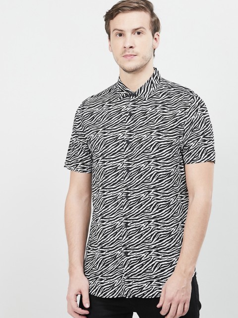 

max Men Black Slim Fit Printed Casual Shirt