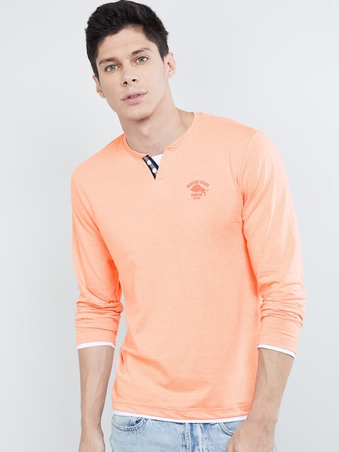 

max Men Peach Solid Henley Neck T-shirt