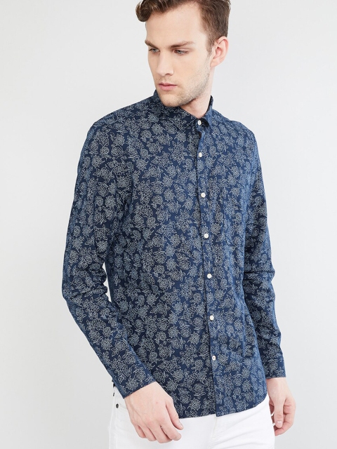 

max Men Navy Blue & White Regular Fit Floral Printed Casual Shirt