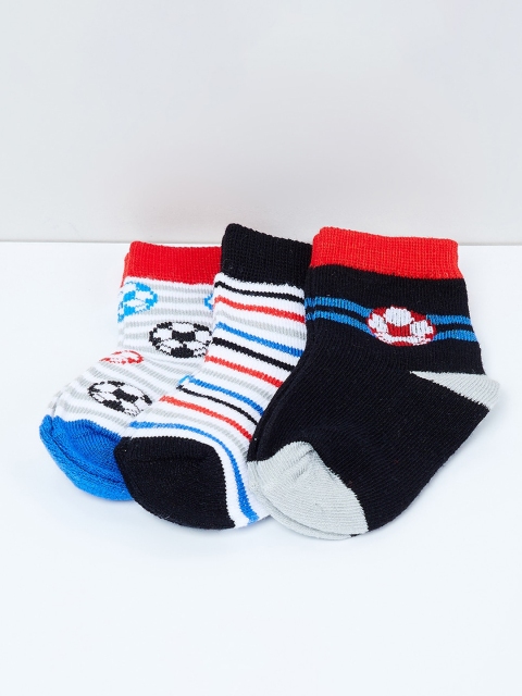 

max Boys Pack of 3 Assorted Ankle-Length Socks