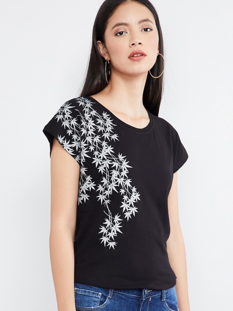 

max Women Black Printed Round Neck T-shirt
